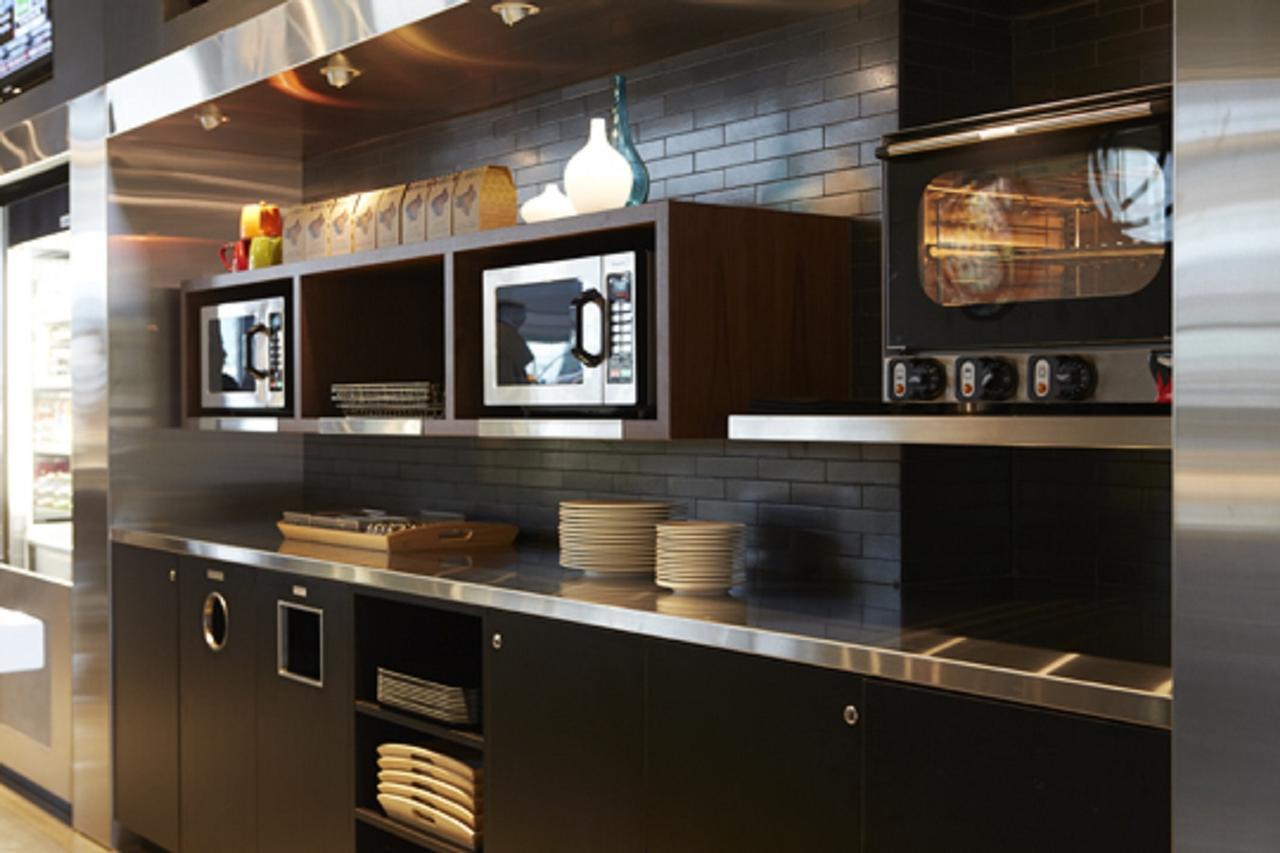 Alt Hotel Halifax Airport Enfield Extérieur photo